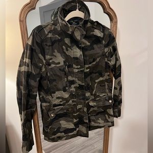 Army jacket. Fitted.